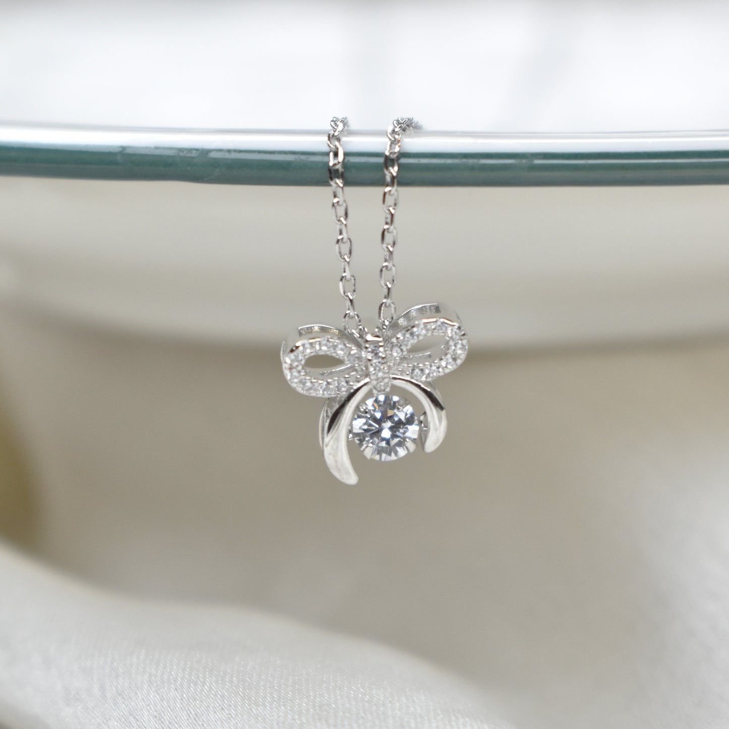 Bow Necklace