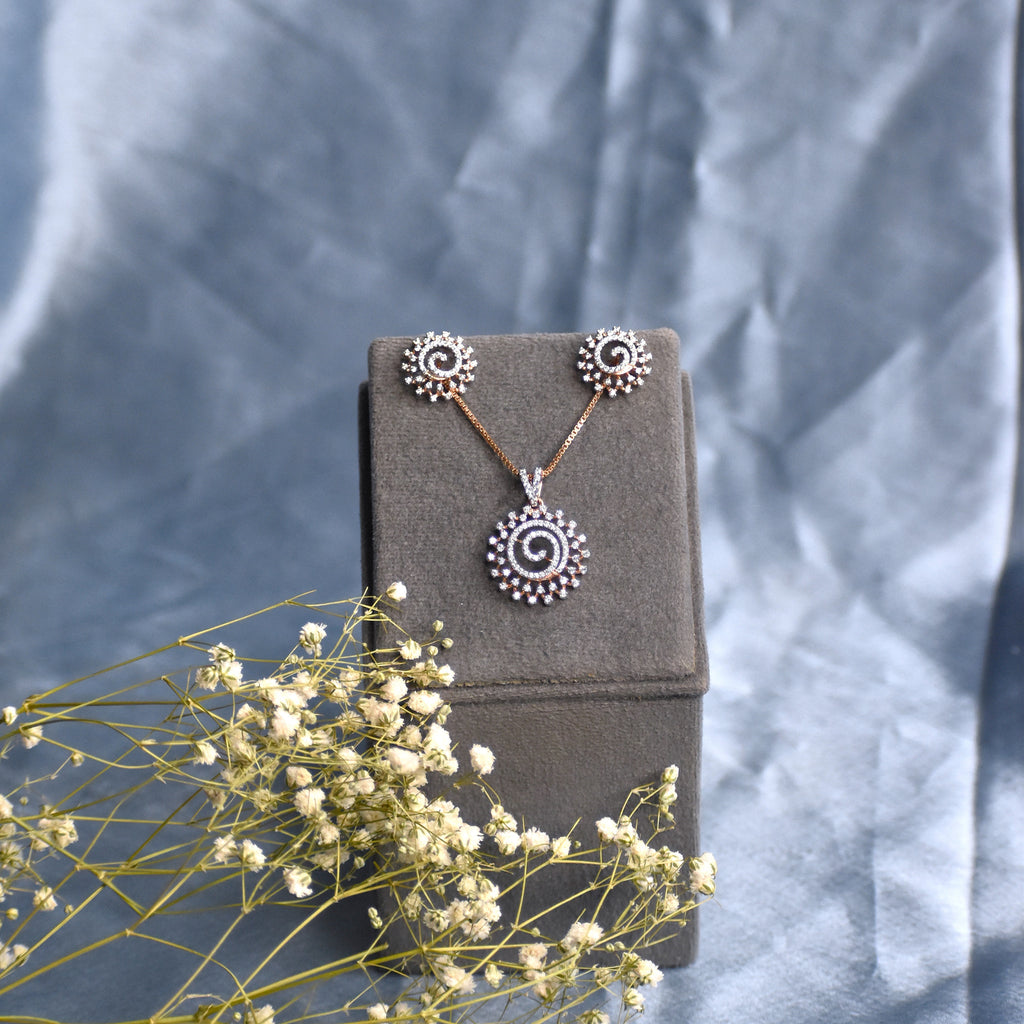 NIA Aurum Veil Pendant Set