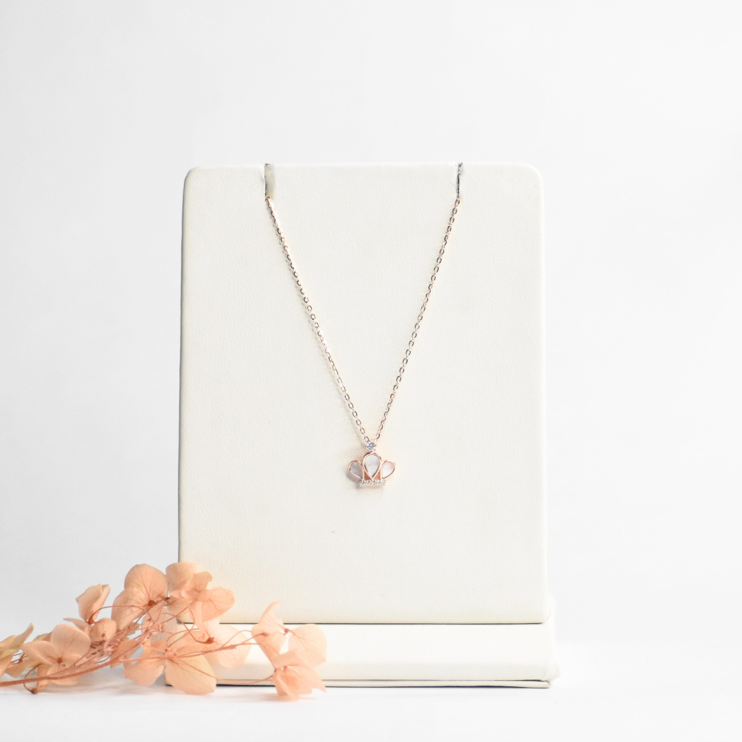 Dainty Crown Rosegold Pendant Chain