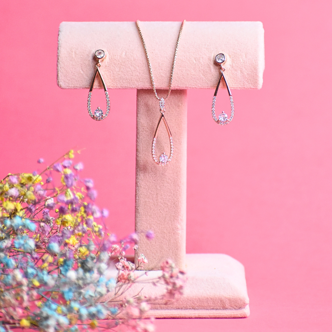 Intricate Droplet Rosegold Pendant Set