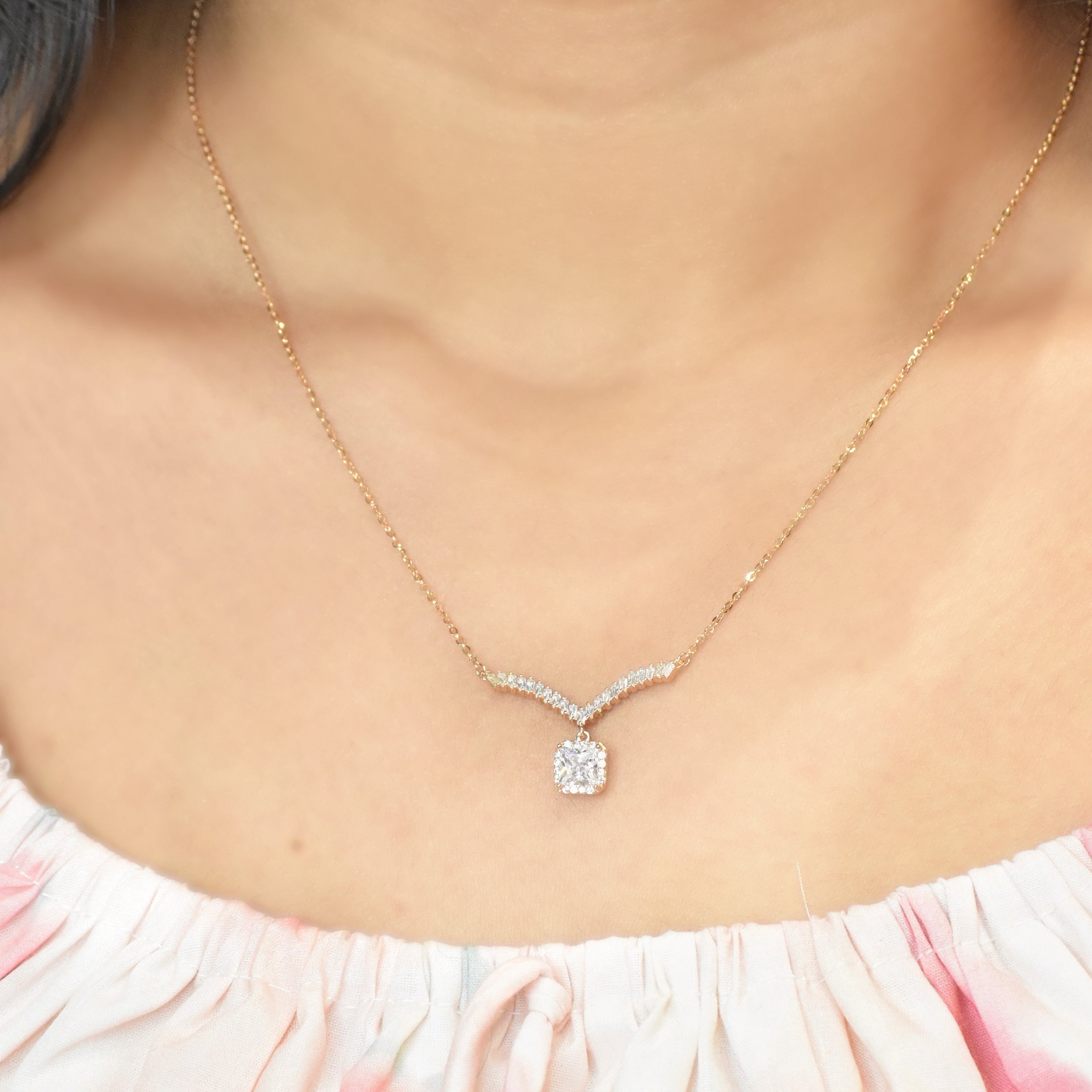 Mystic Rosegold Pendant with chain