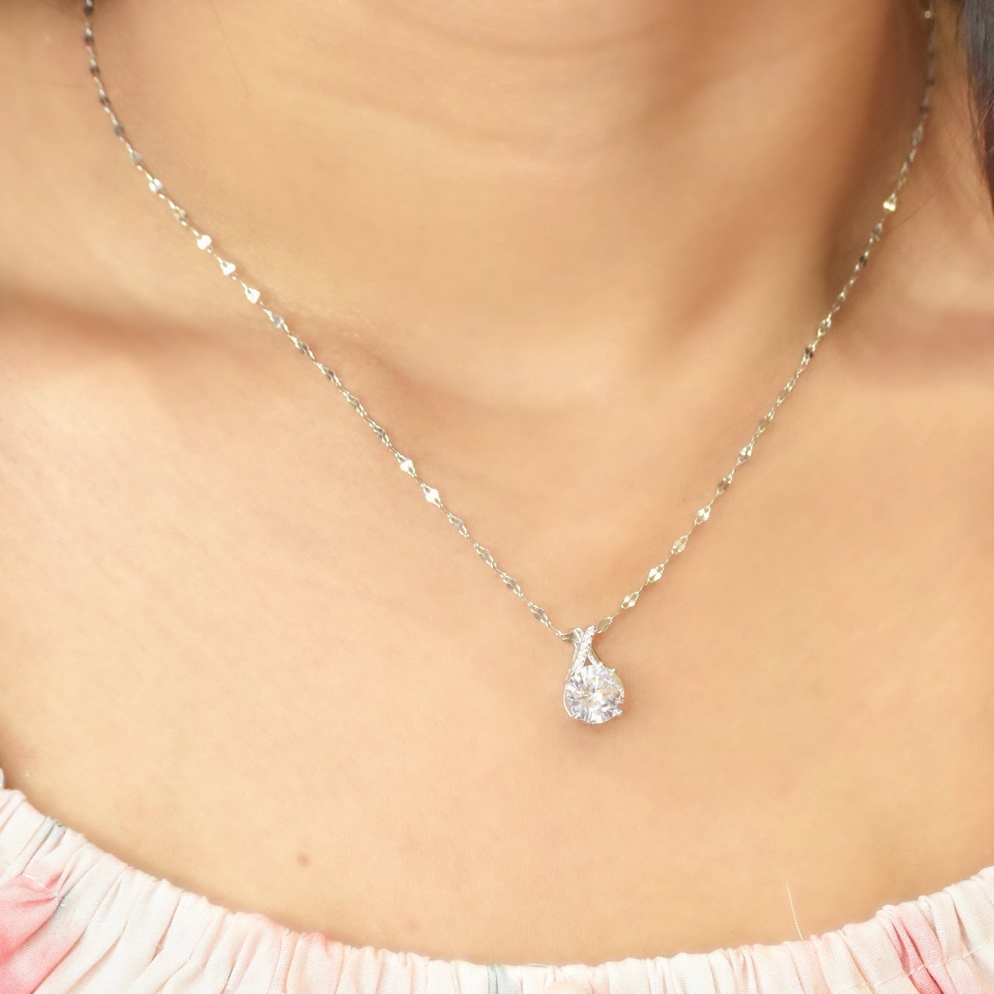 Luster Diamond Pendant Chain