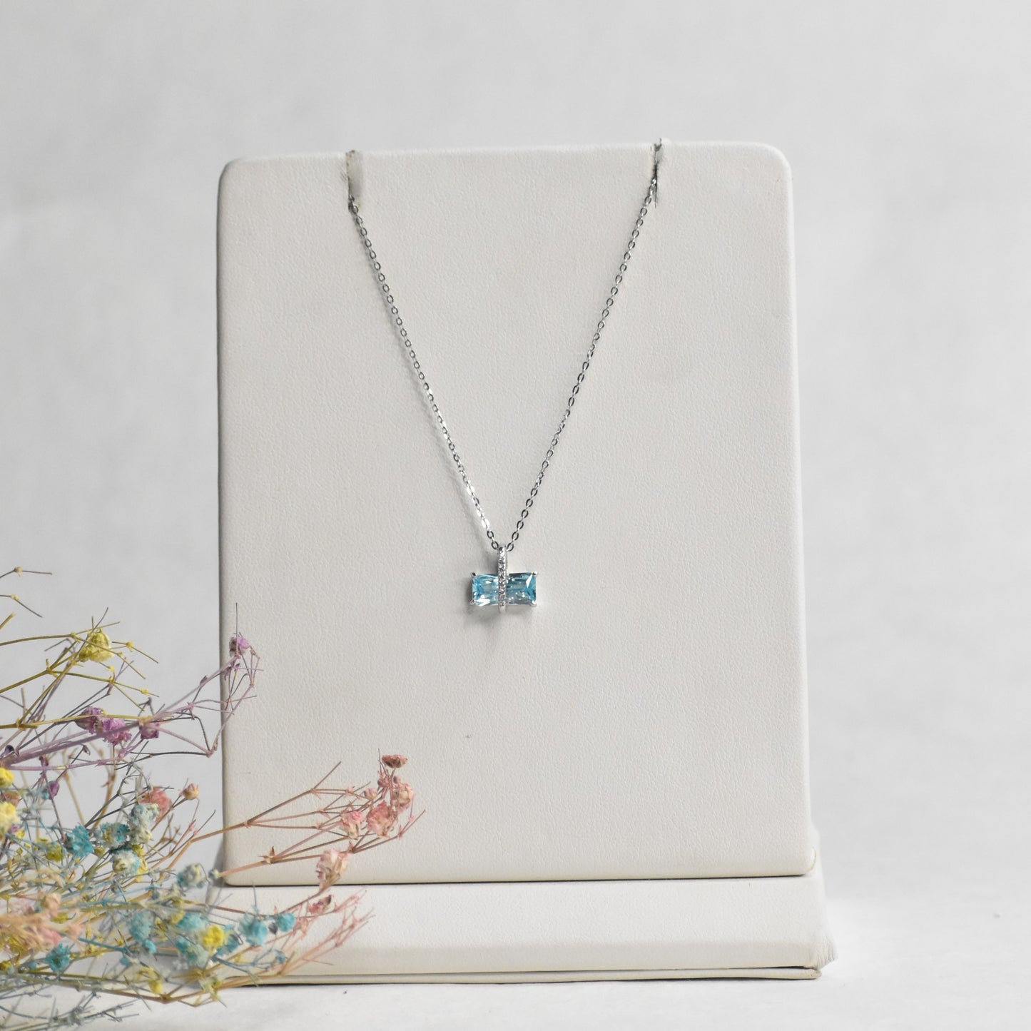 Sea Blue Pendant Chain