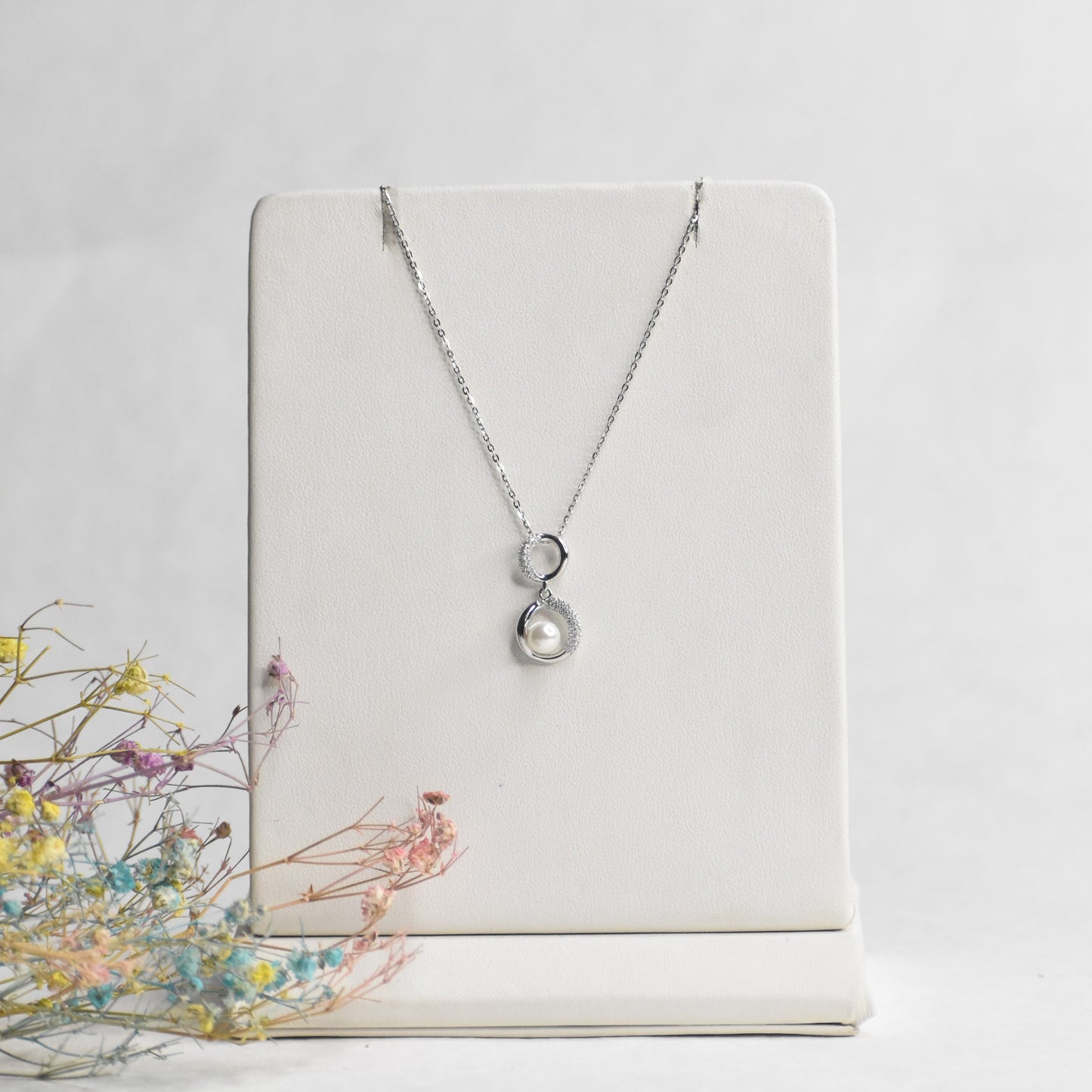 Pearl Infinity Pendant Chain