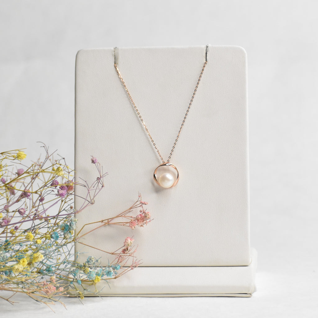 Pearl Encircle Pendant Chain