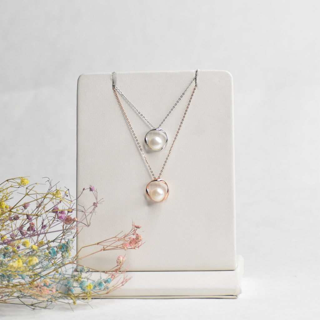Pearl Encircle Pendant Chain