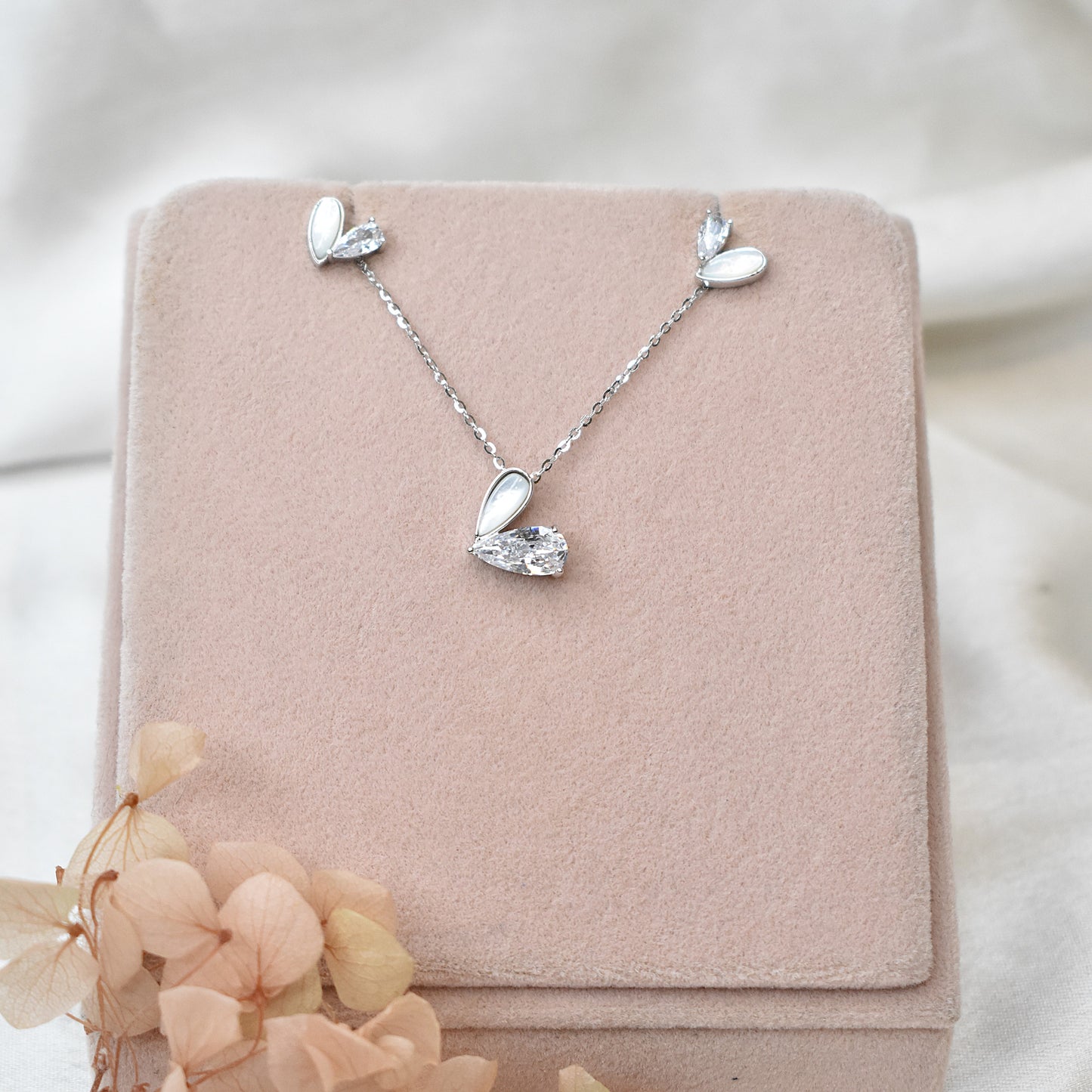 Soul Connecting Pendant Set