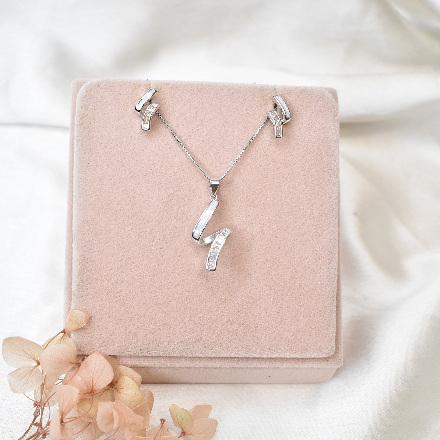 Else Pendant Set