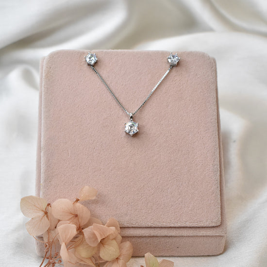 Tiny Solitaire Pendant Set