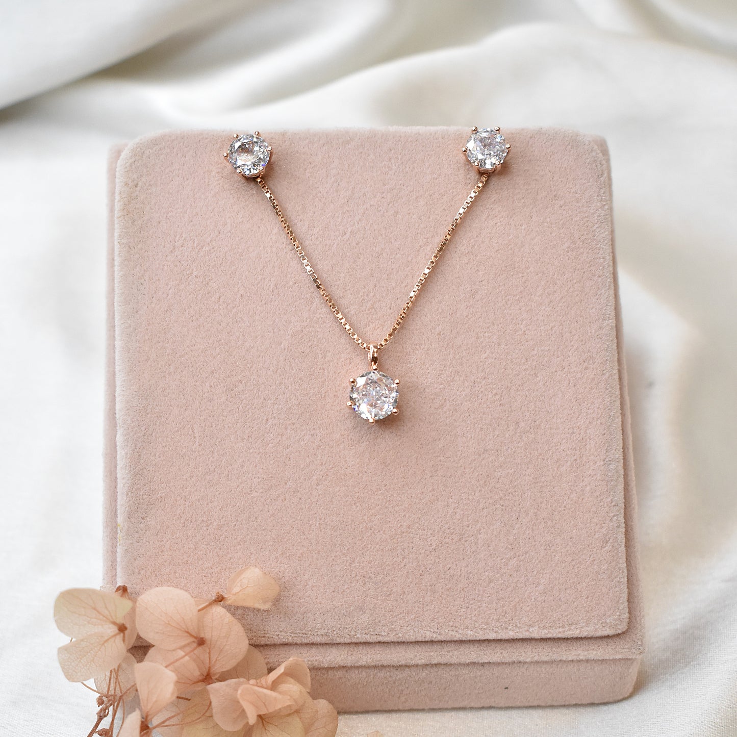 Huge Solitaire Pendant Set