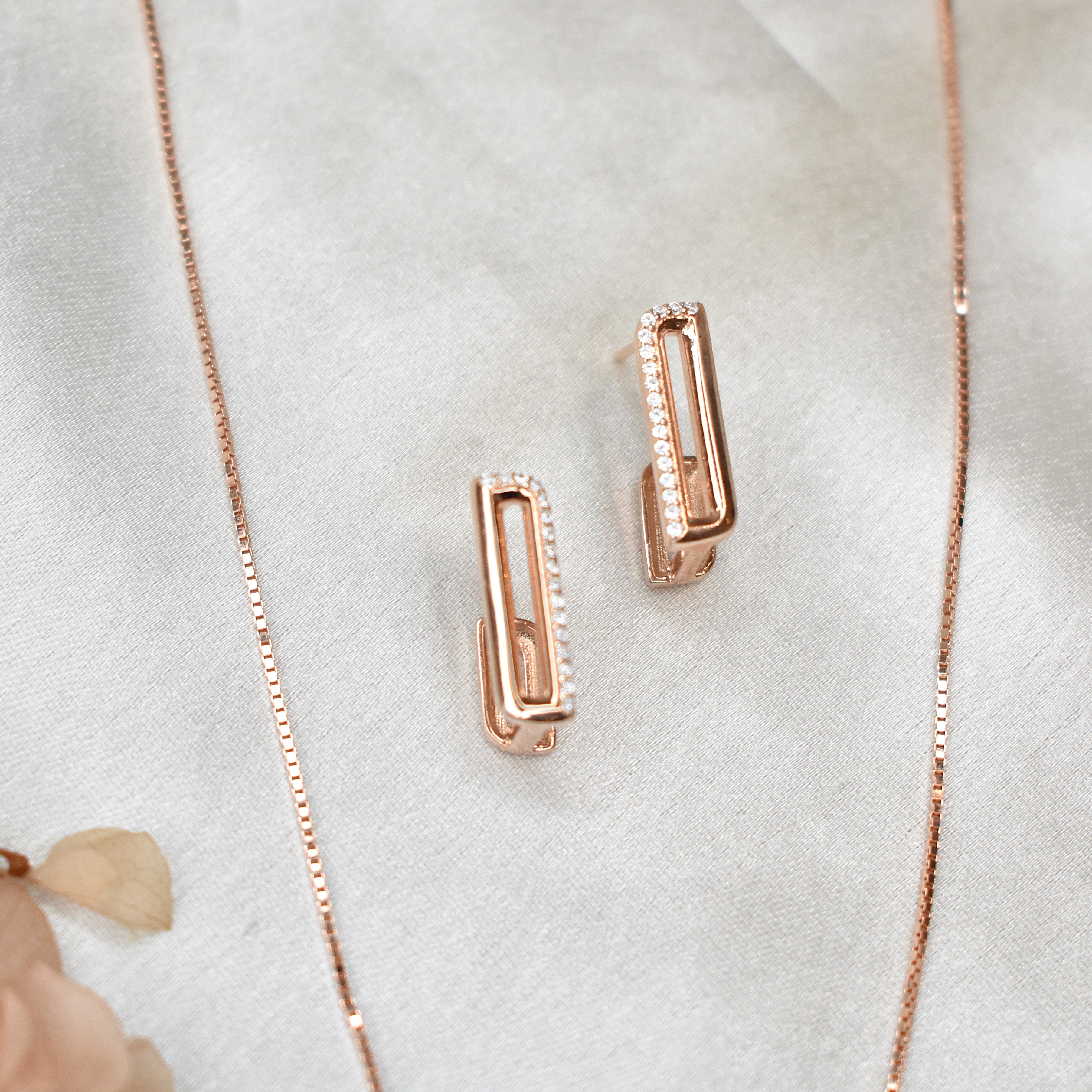 Elegant Rosegold Pendant Set