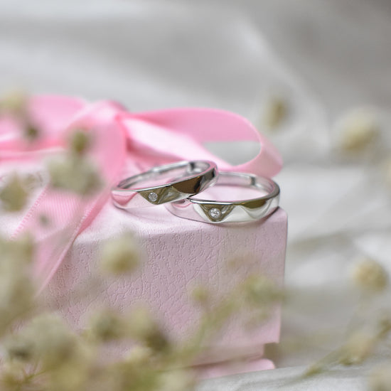 Texture Solitaire Couple rings