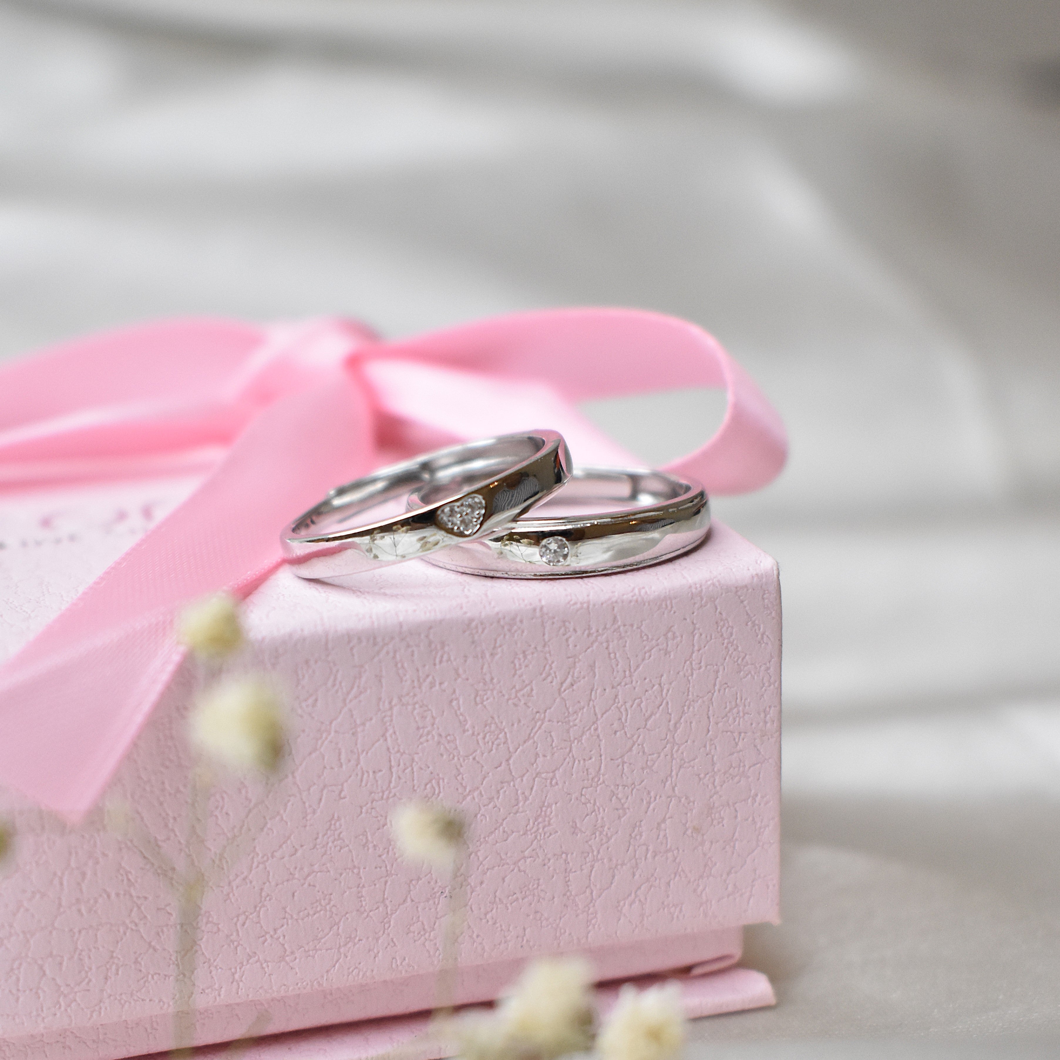 Minimal Heart Couple Rings