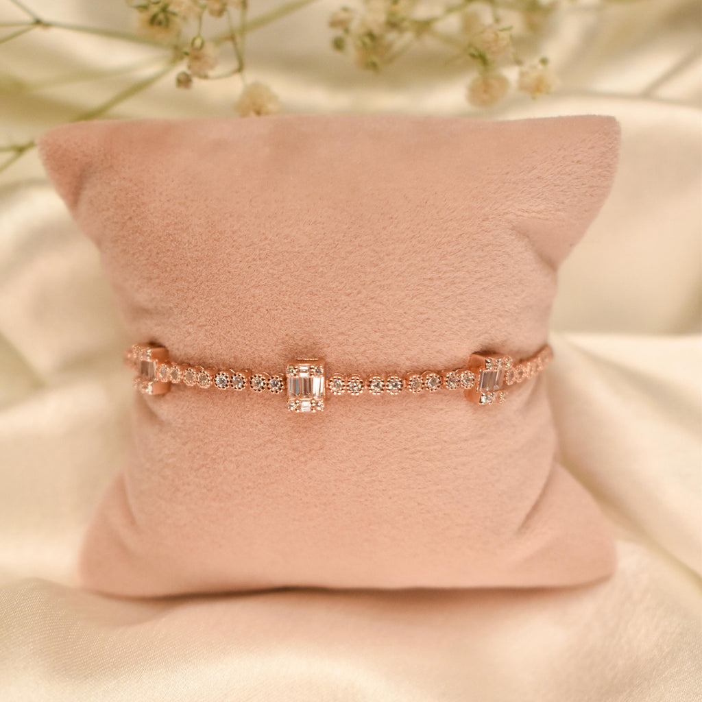 Elegant Dual Color Chain Bracelet