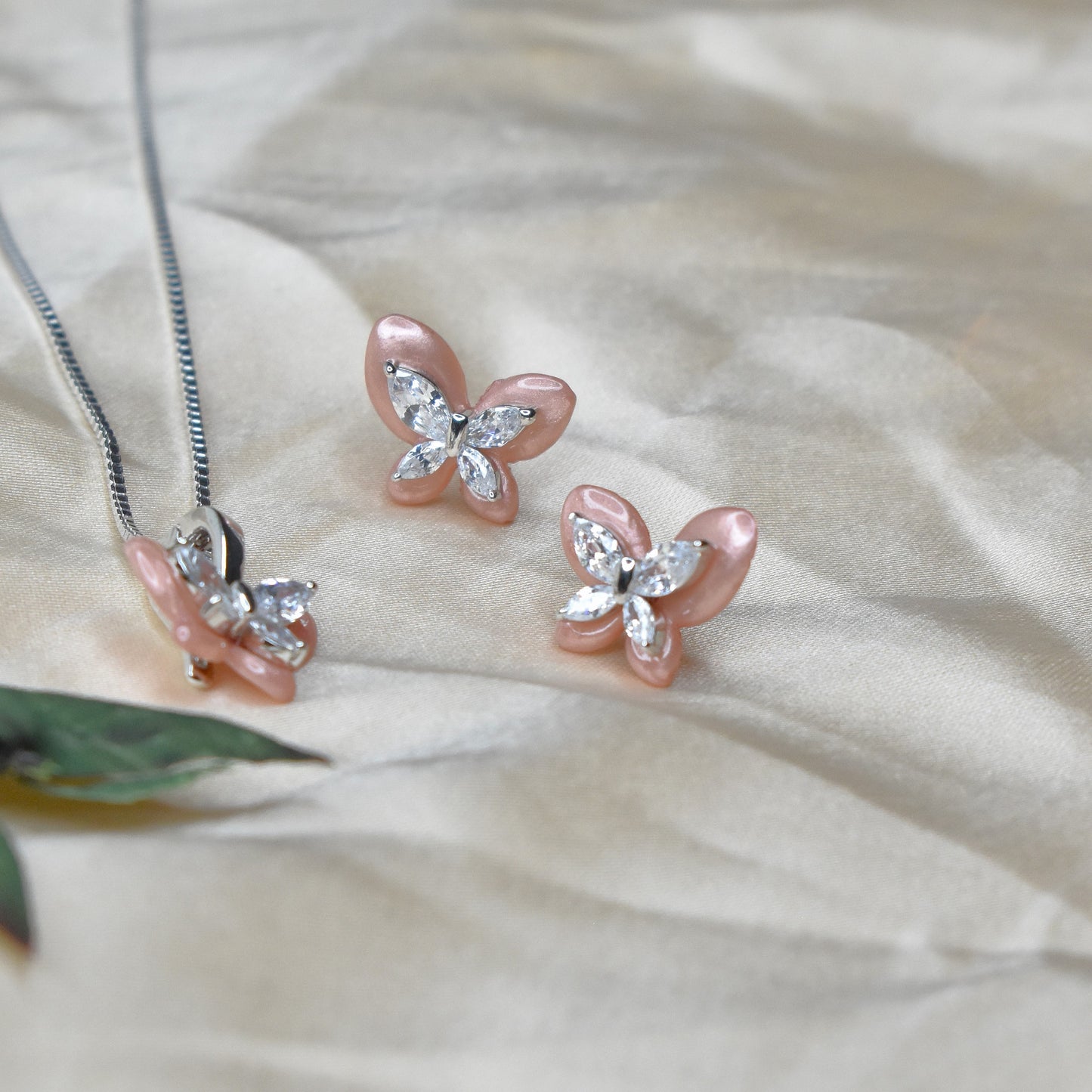 Carol Blush Flutter Pendant Set