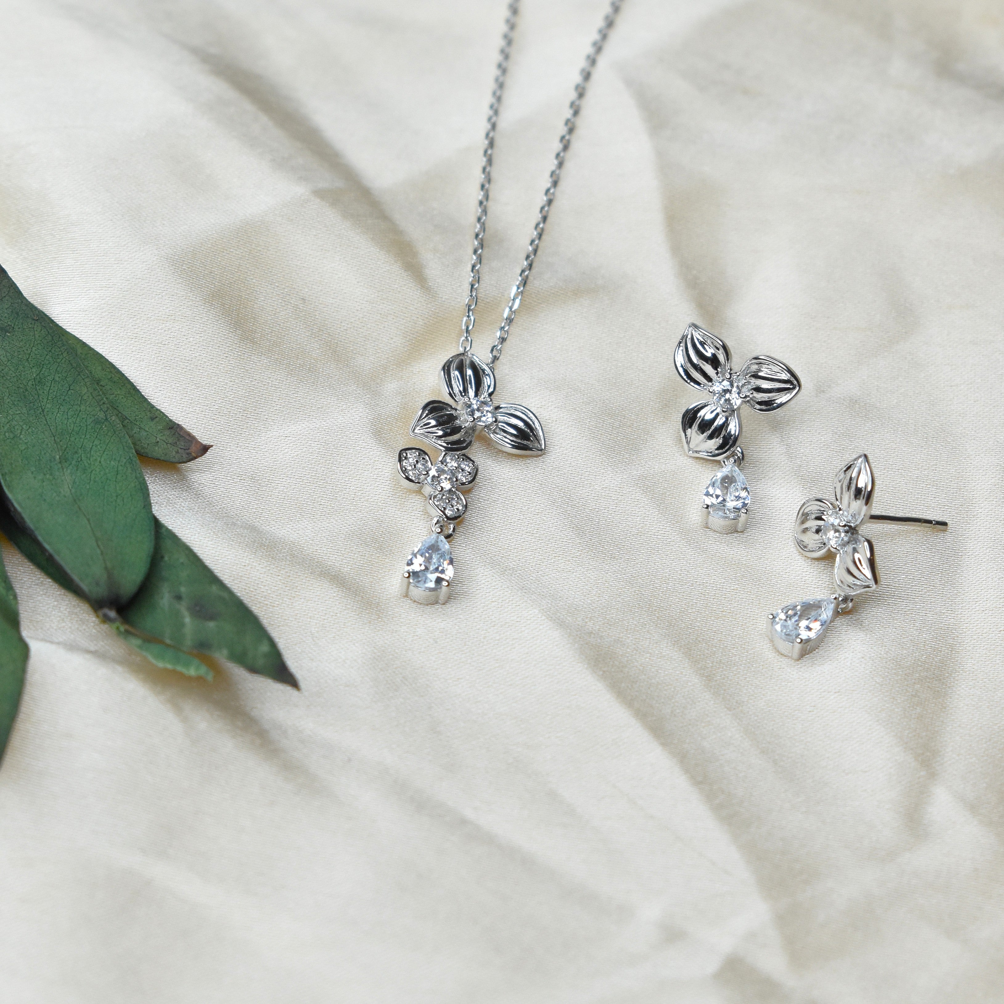 Demoflora Pendant Set