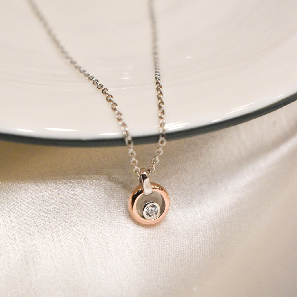 Encircle Dual Color Pendant Chain