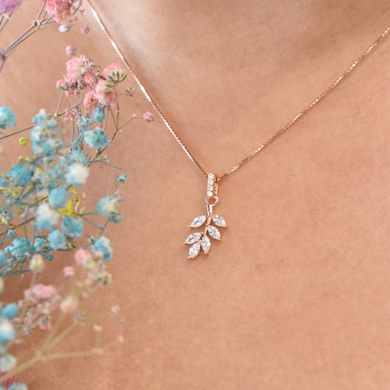 Leaf Dual Color Pendant Chain