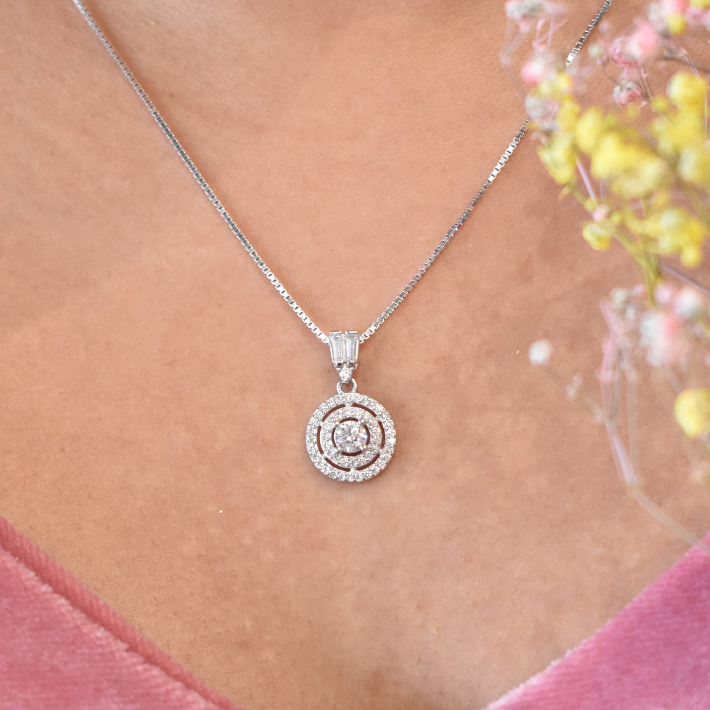 Dual Circle With Solitaire Rosegold Pendant Chain