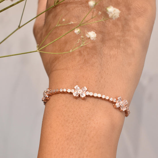 Floral Dual Color Chain Bracelet