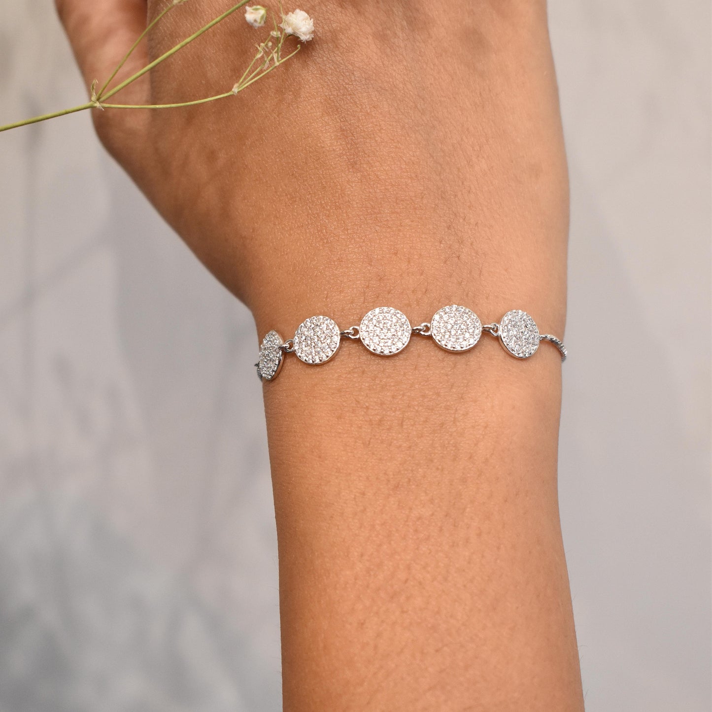 Circular Silver Chain Bracelet