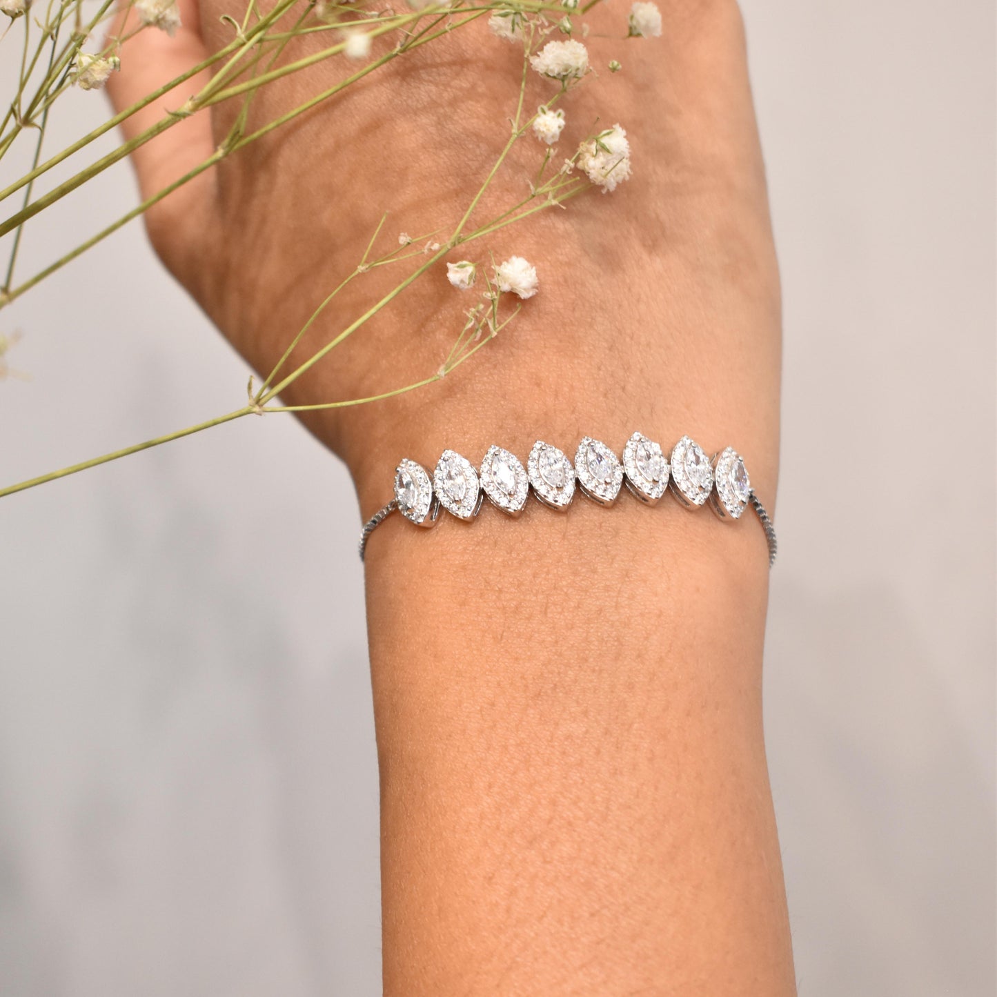 Stylish Silver Chain Bracelet