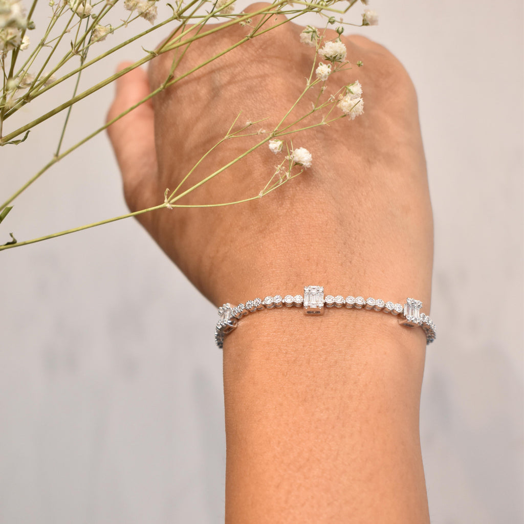 Elegant Dual Color Chain Bracelet