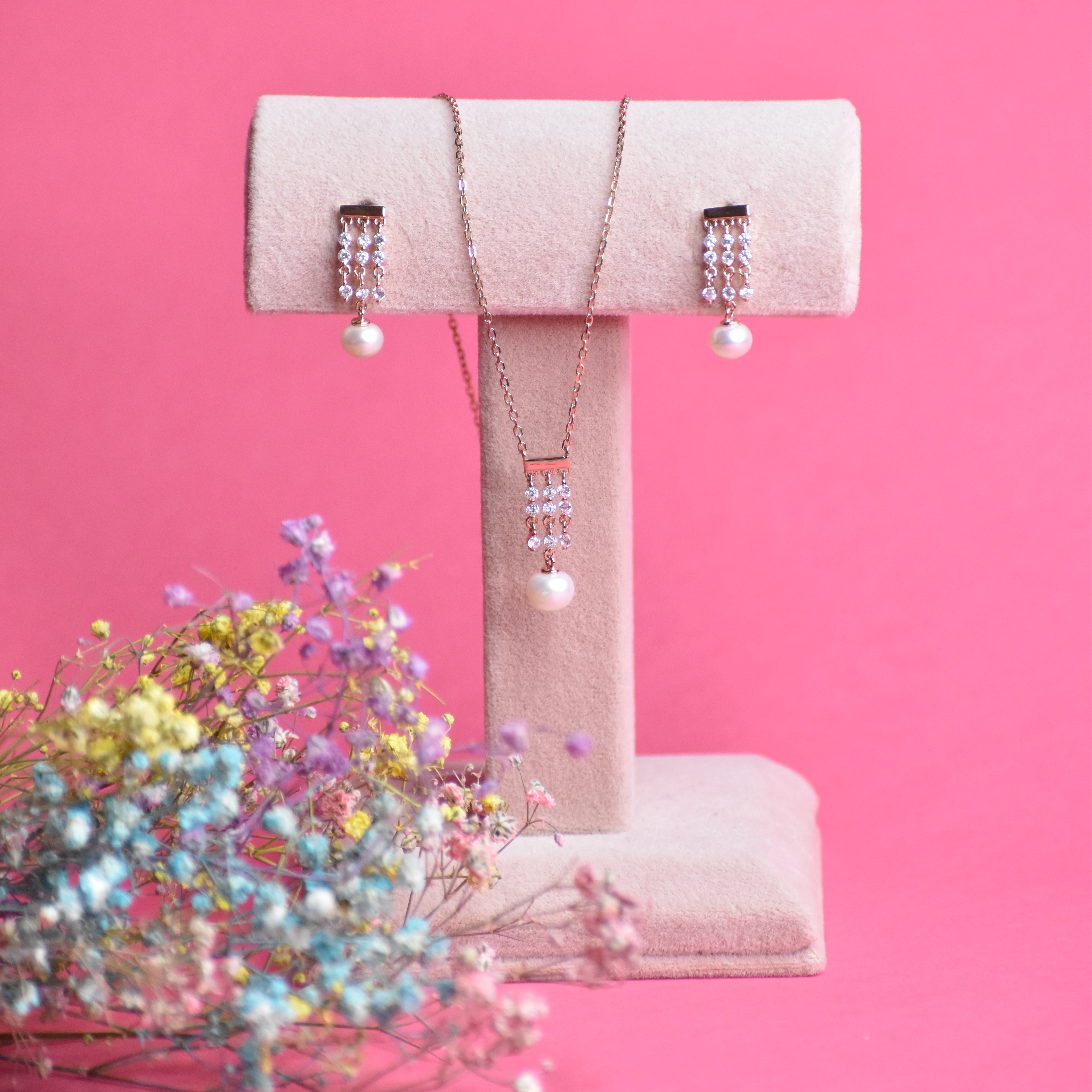 Hanging Pearl Rosegold Pendant Chain