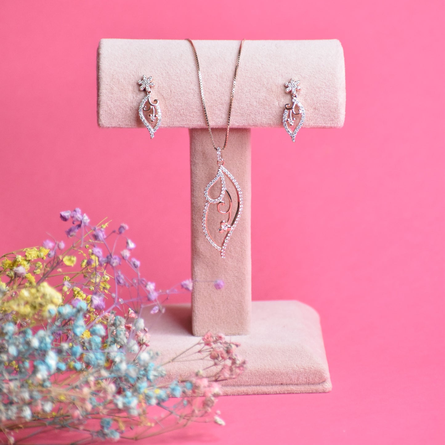 Beauteous Rosegold Pendant Set