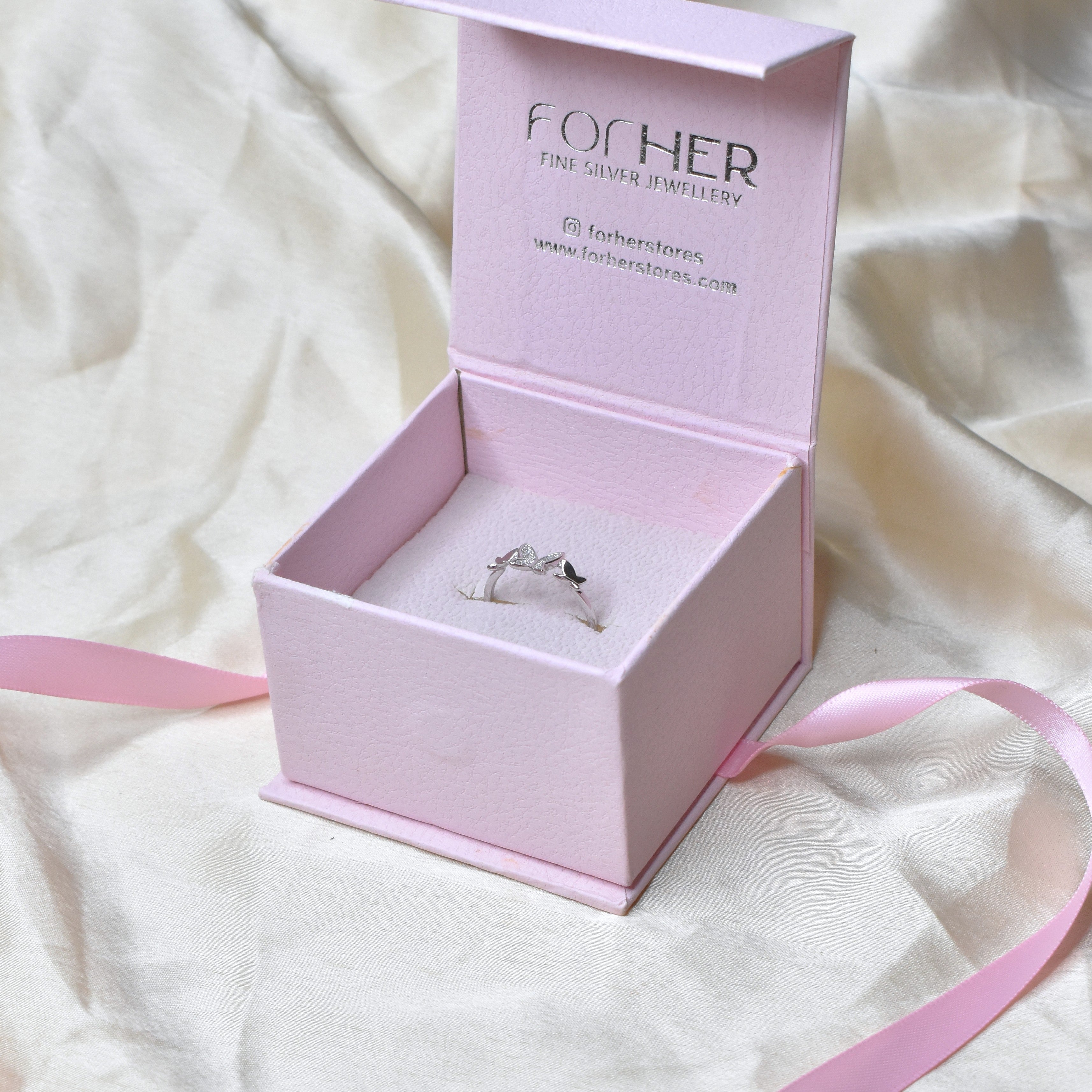 Tri Flutter Ring