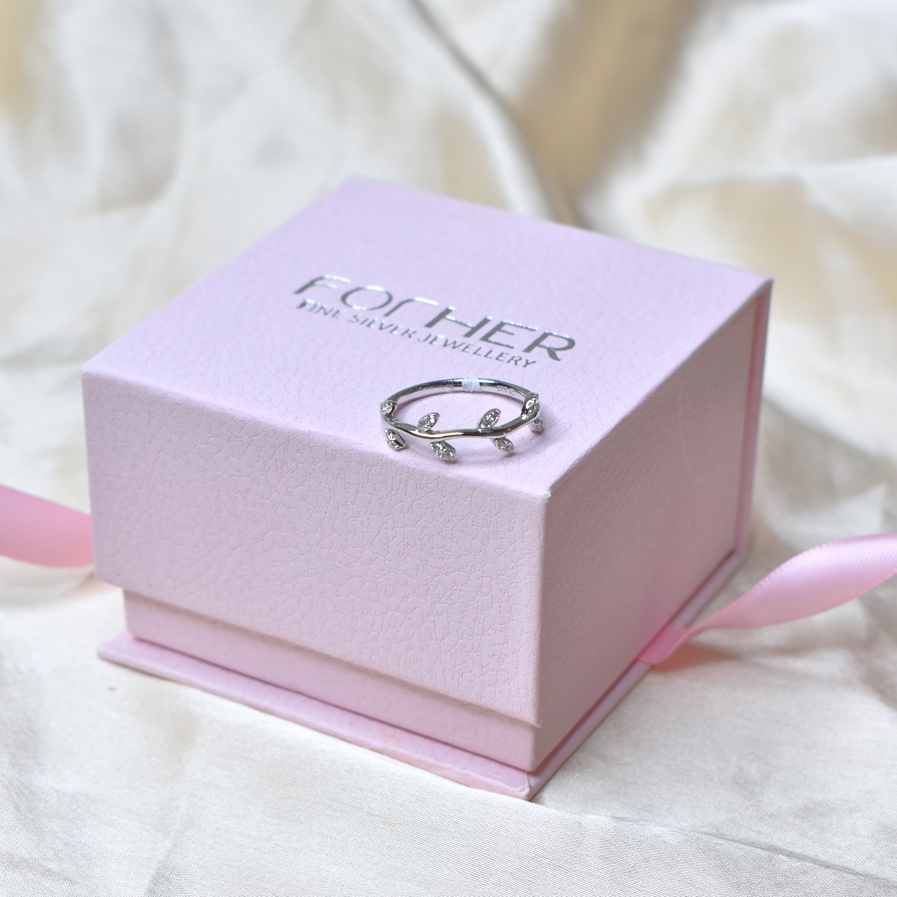 Veil Ring