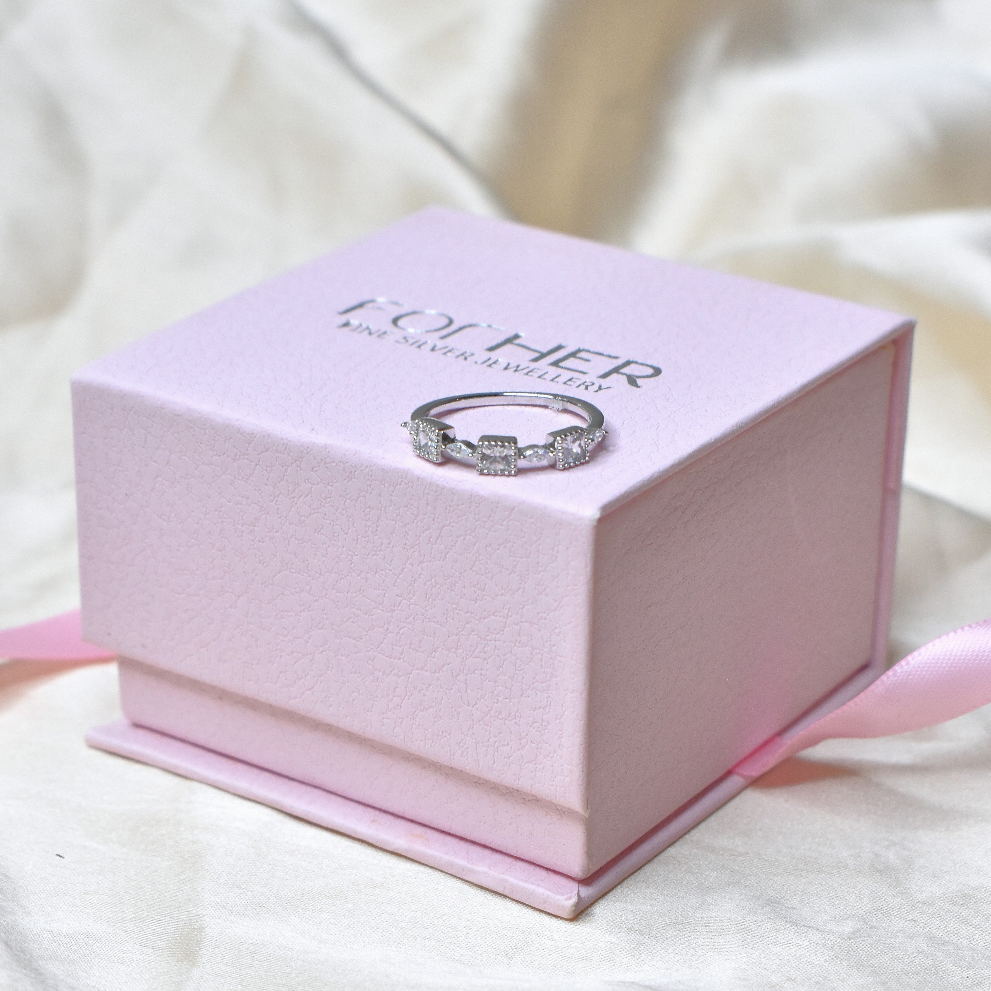 Cubic Solitaire Ring