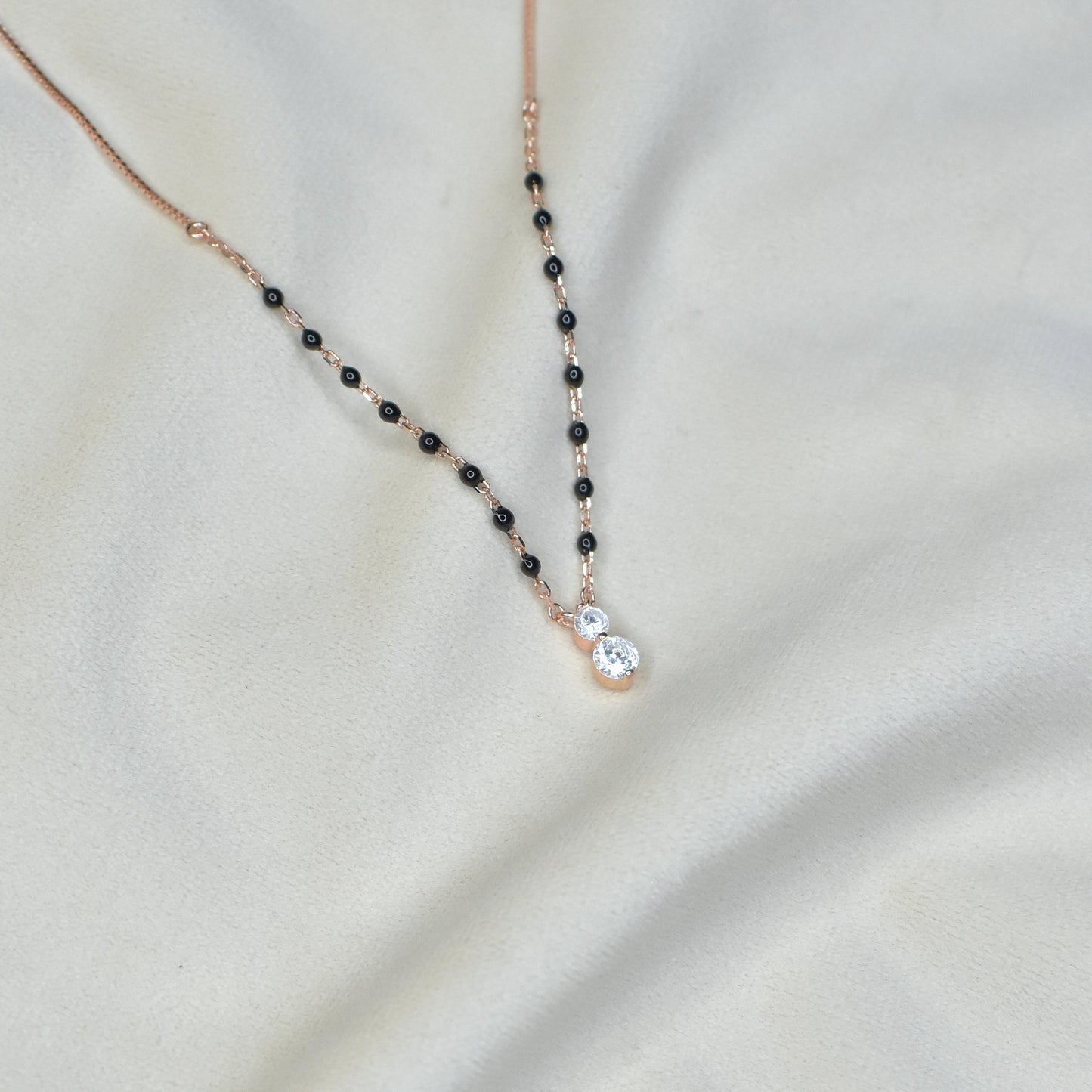 Solitaire Minimal Mangalsutra
