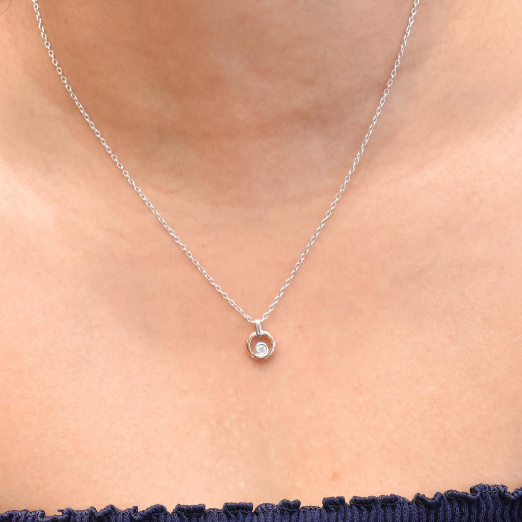 Encircle Dual Color Pendant Chain