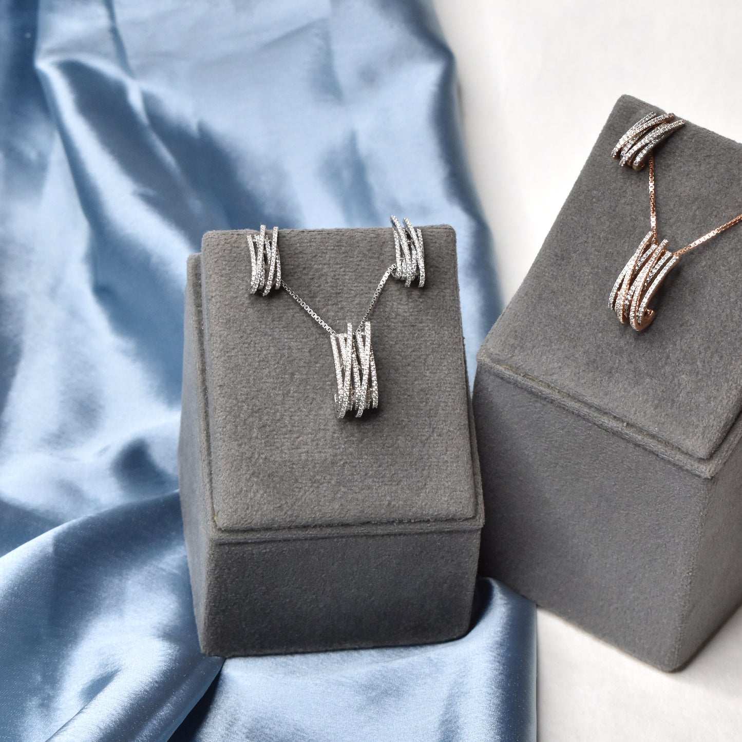 Nia Allure Shine Pendant Set