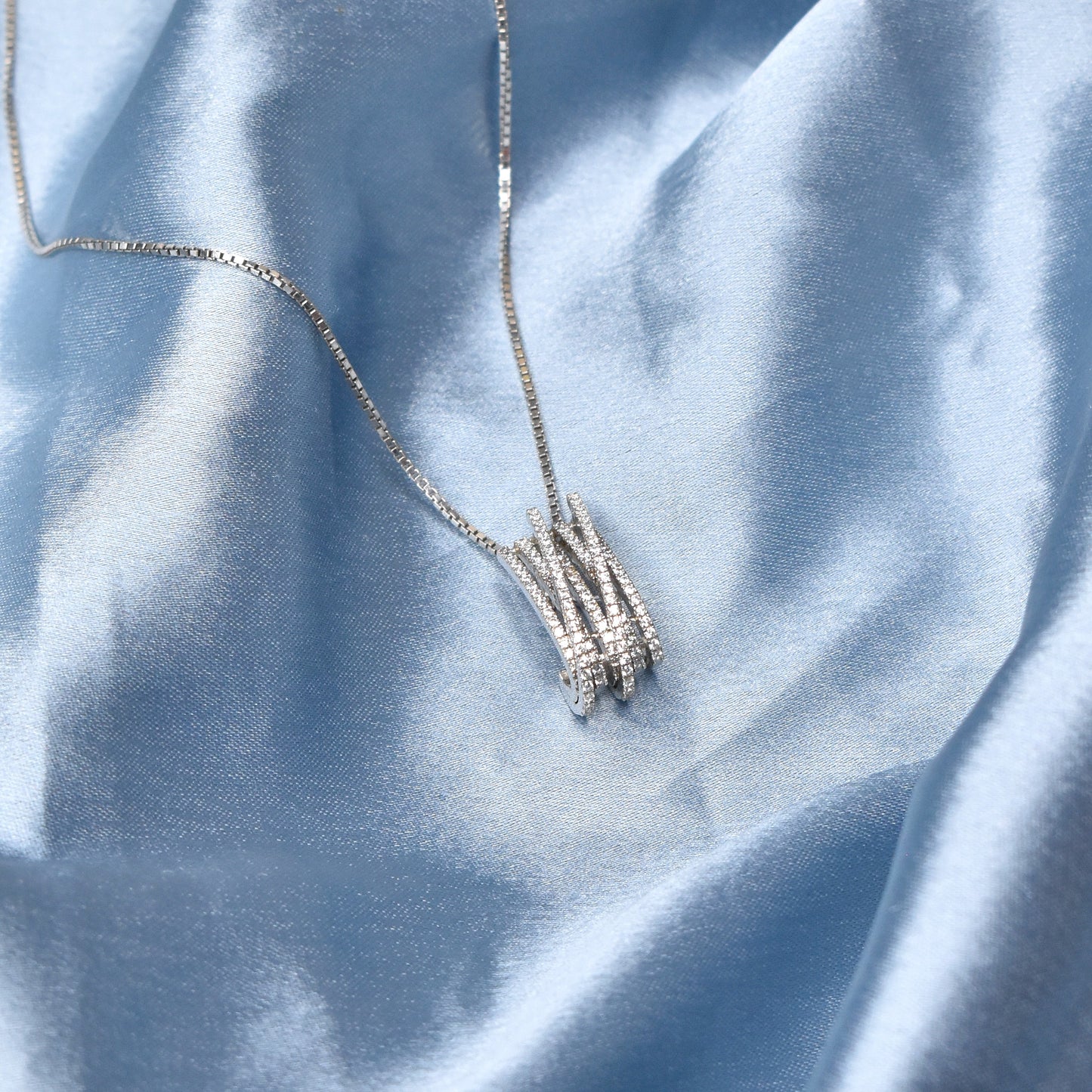 Nia Allure Shine Pendant Set