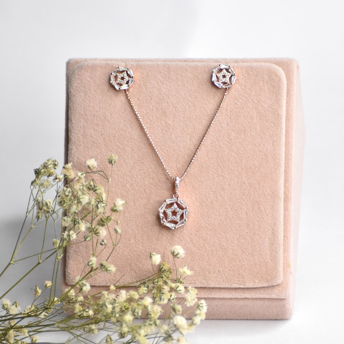 Orbicular Rosegold Pendant Set