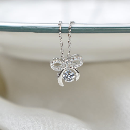 Bow Necklace