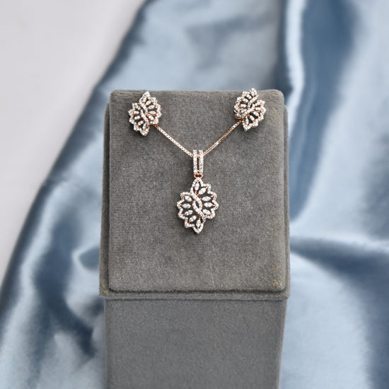 NIA Stellar Shine Pendant Set