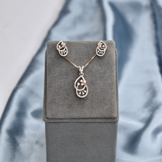 NIA Nova Pendant Set