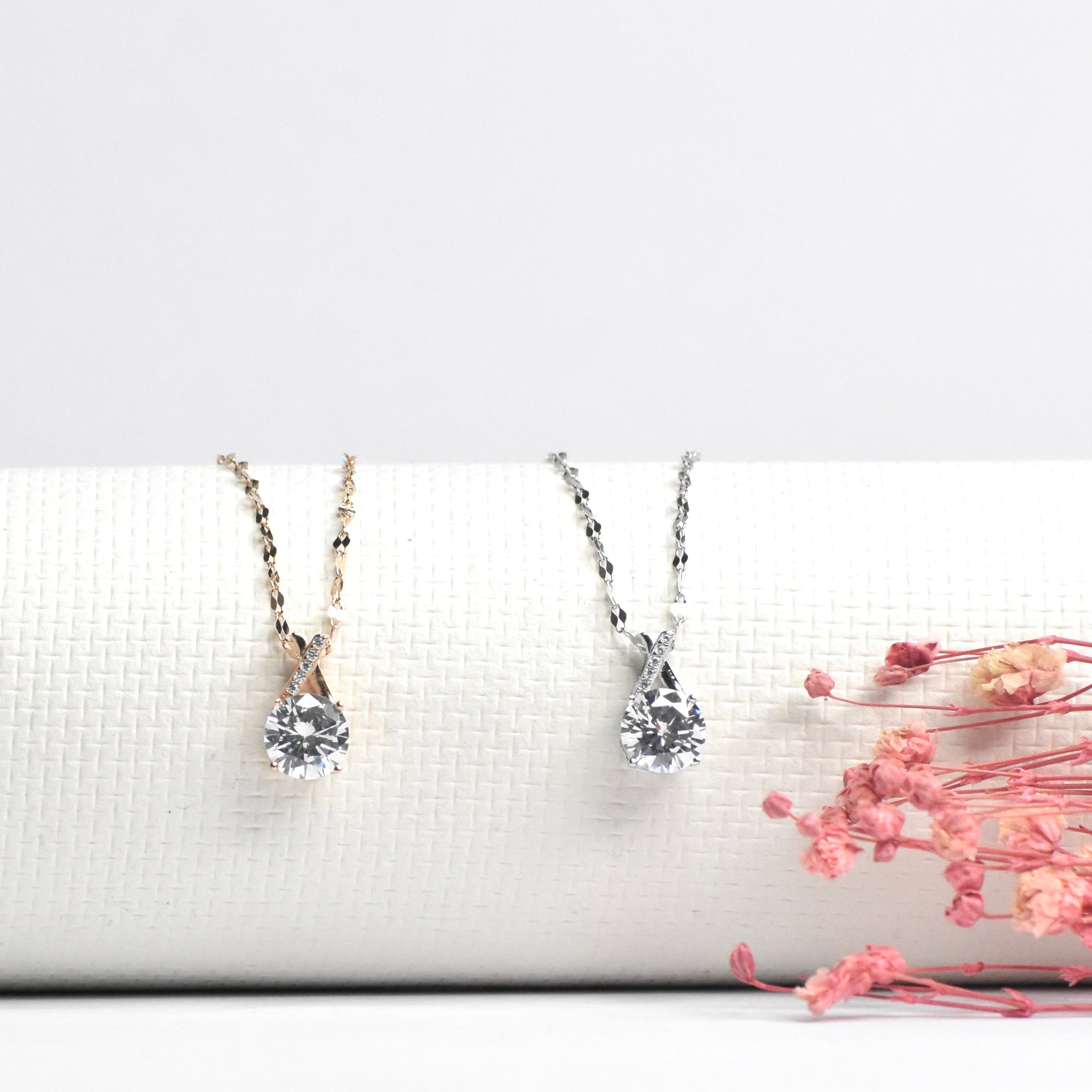 Luster Diamond Pendant Chain