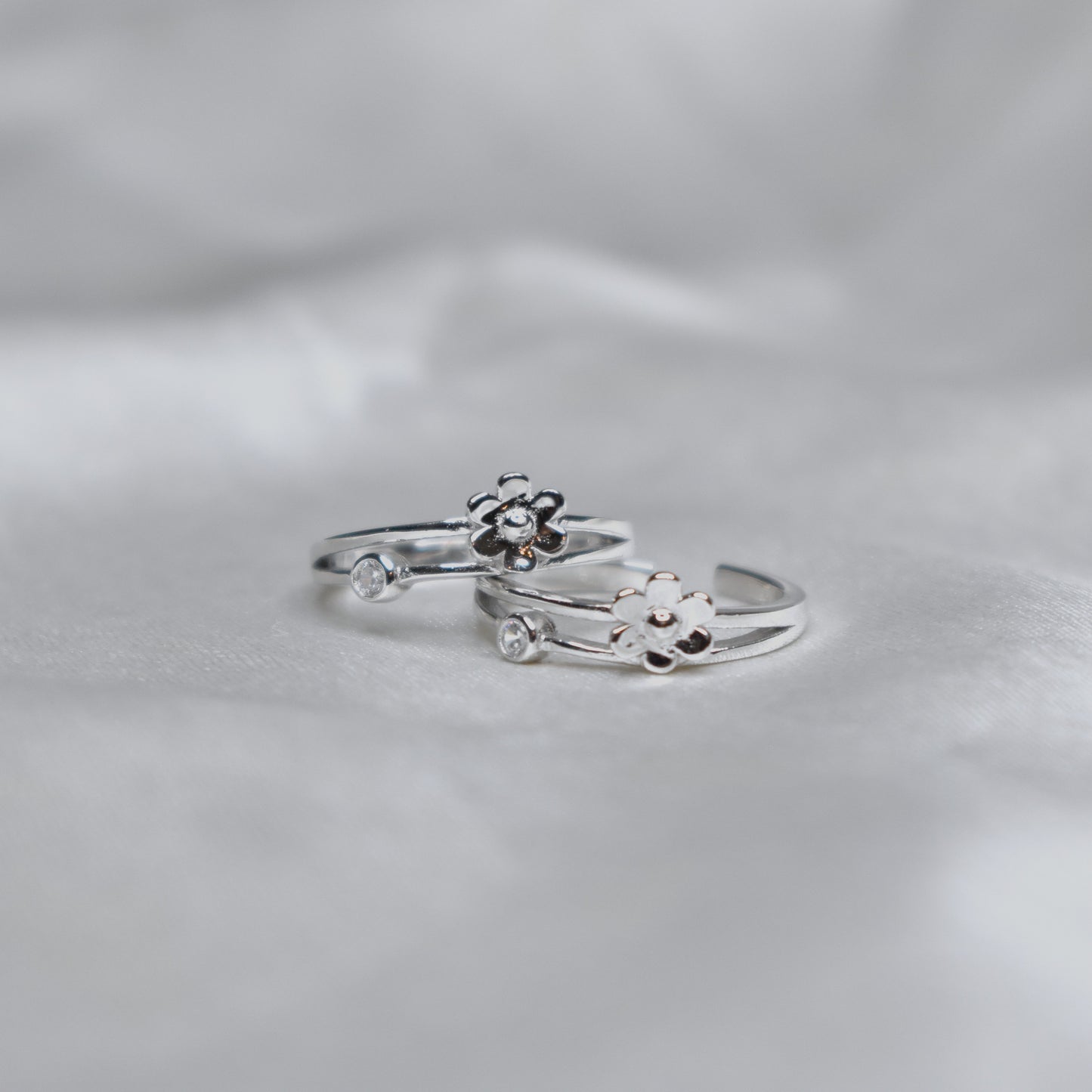 Flora Tint Toe Rings