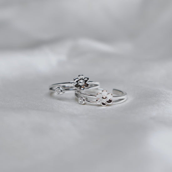 Flora Tint Toe Rings