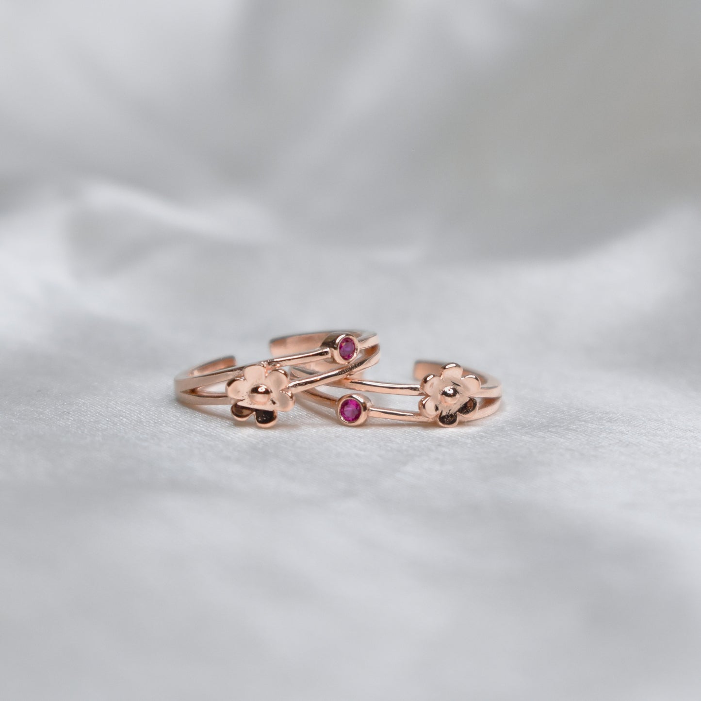 Flora Tint Toe Rings