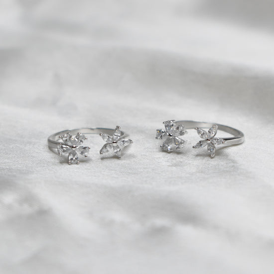 Bloom Toe Rings