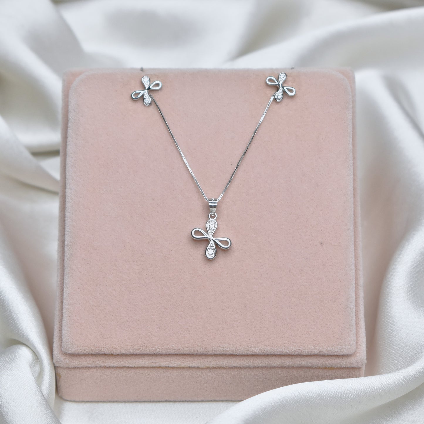 Tiny Triton Pendant Set