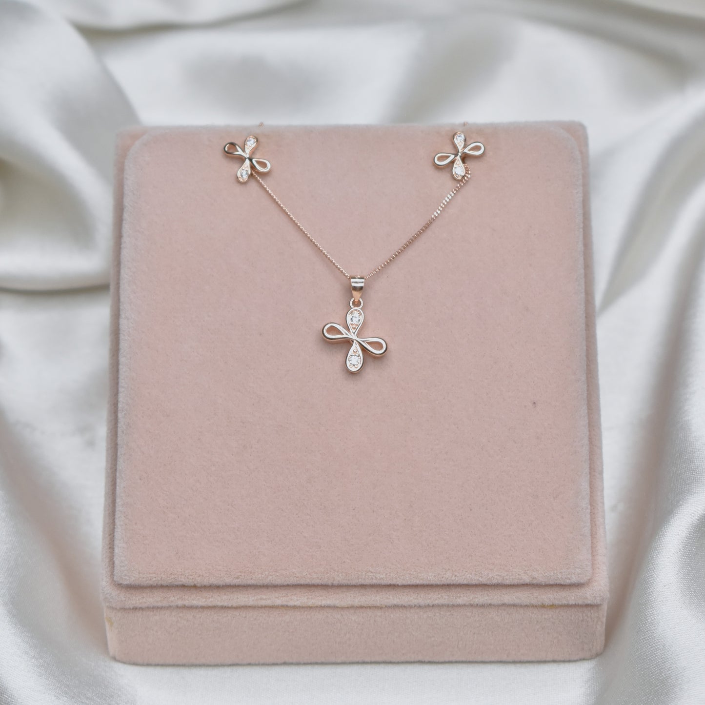 Tiny Triton Pendant Set