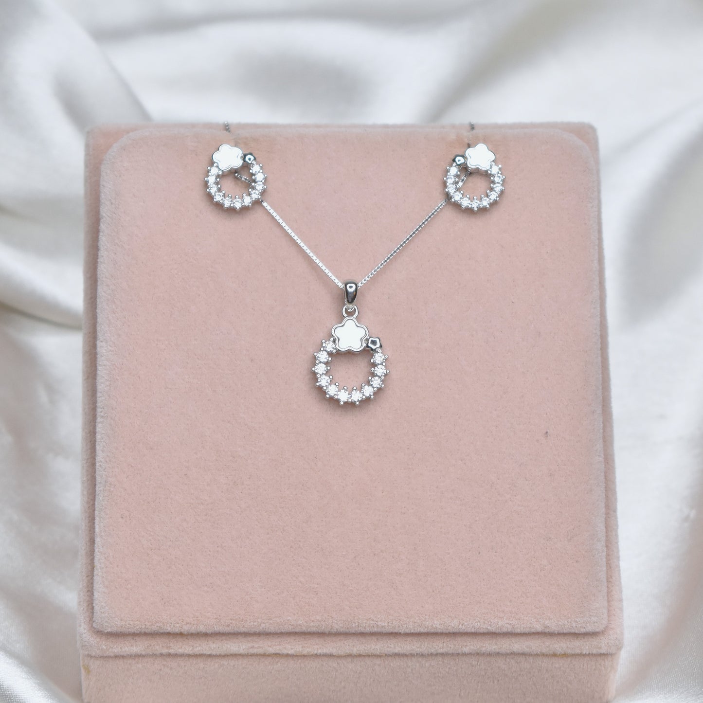 MOP Cloud Pendant Set