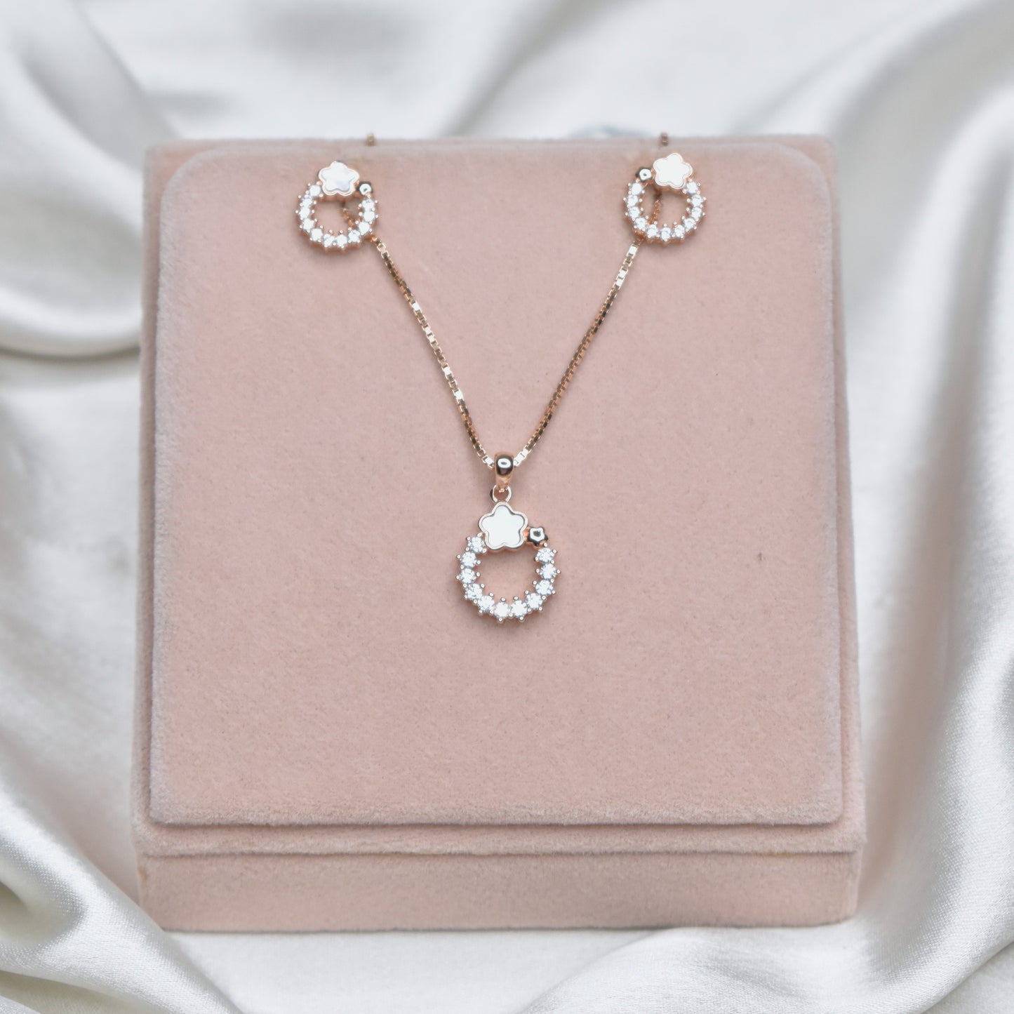 MOP Cloud Pendant Set