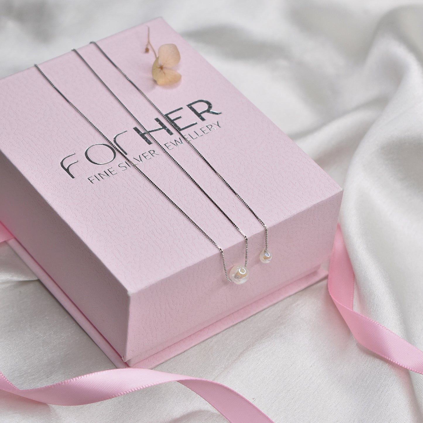 Pearl Hanging Necklace